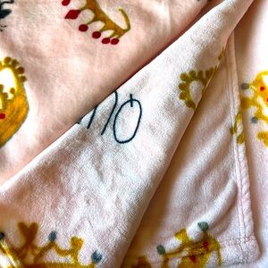 Rae Dunn queen bee blanket